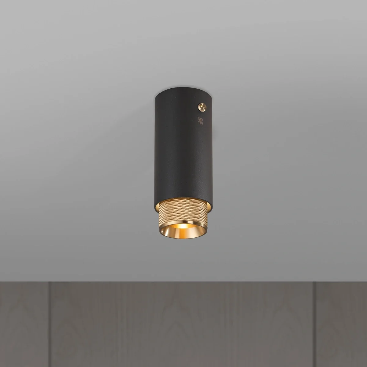 Lampa sufitowa punktowa Exhaust Cross Stalowa Grafitowa ze Mosiężnym